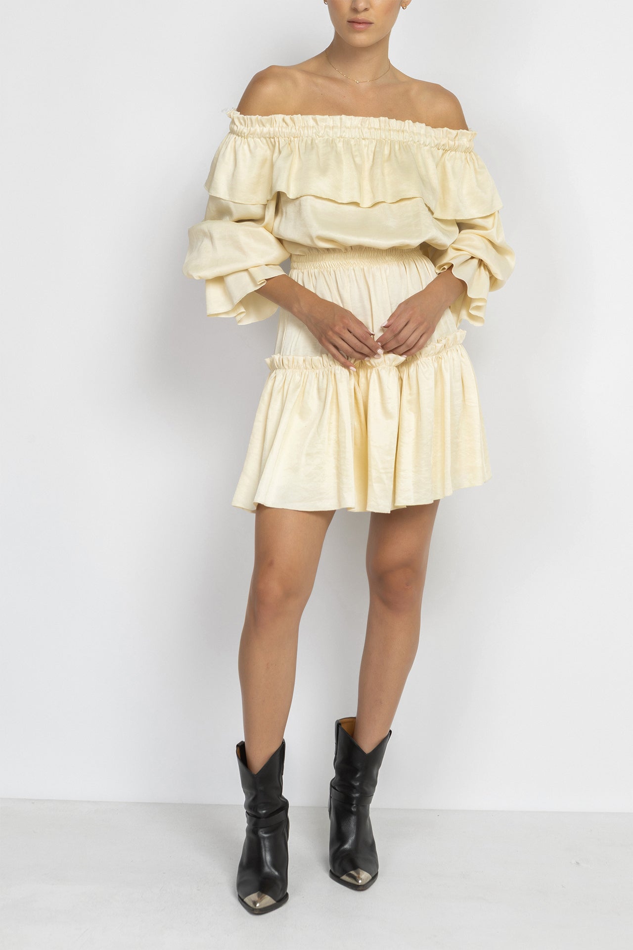 Boho Dress With Bare Shoulders in Light Yellow
